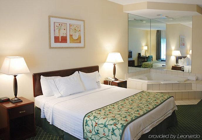 Fairfield Inn Concord Bilik gambar